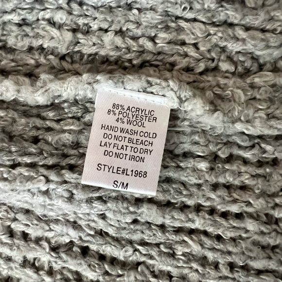 Grey sweater with buttons - Picture 4 of 4